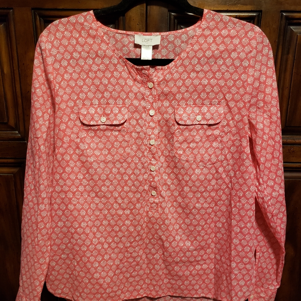 LAST CHANCE - LOFT button-down top Sz Small